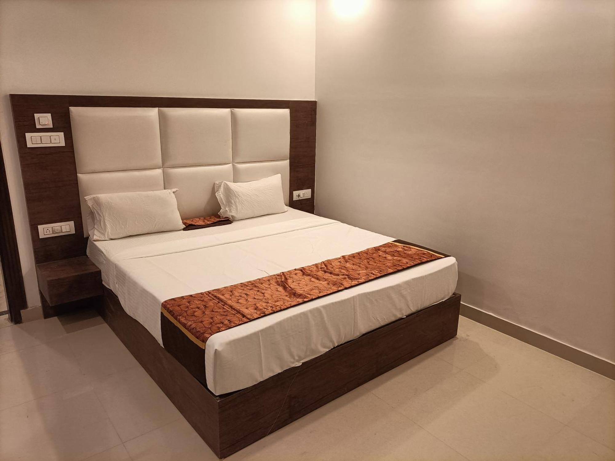 Hotel Vista Premium Tark A Family Hotel Near Igi Airport Delhi Nova Deli Exterior foto